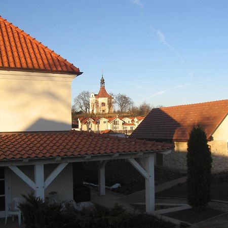 Penzion V Polich Male Cicovice Exterior photo