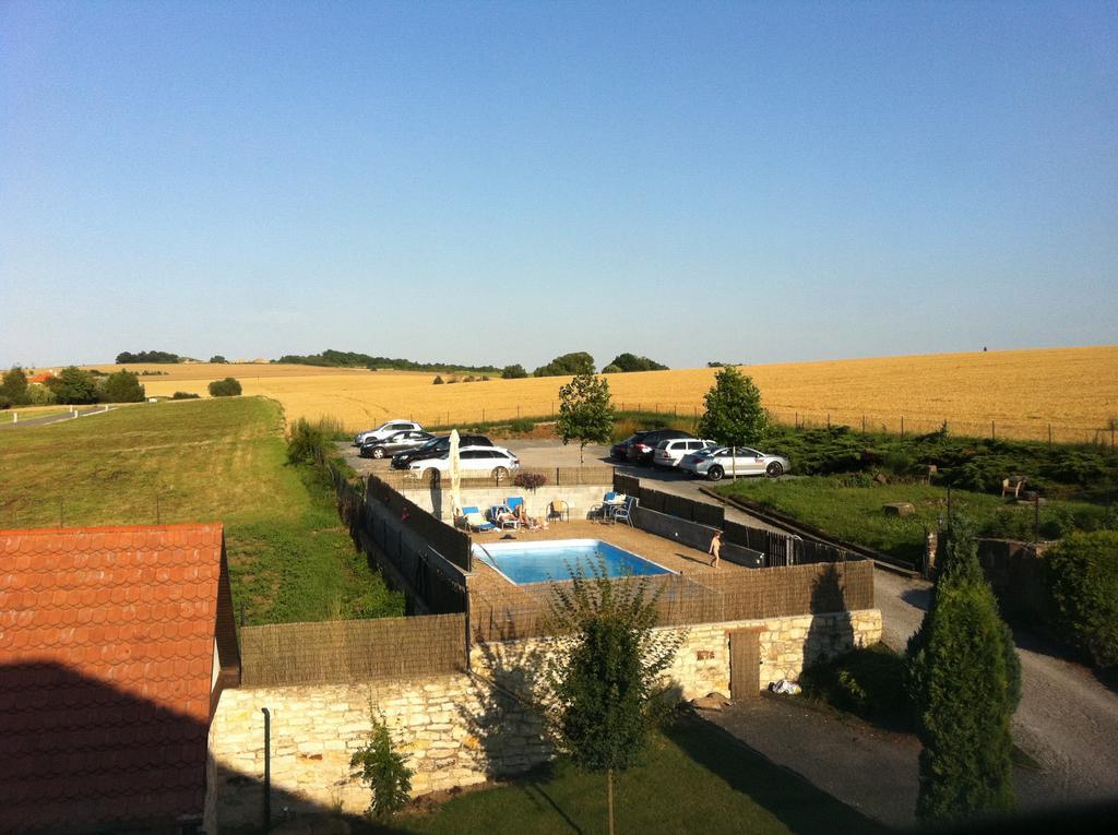 Penzion V Polich Male Cicovice Exterior photo